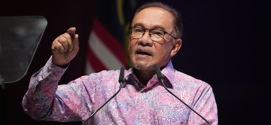 Commentary: Malaysia PM Anwarâs reform credentials on the line in possible Cabinet reshuffle