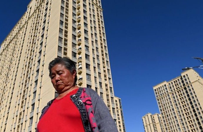 Evergrande: Anxious Chinese home buyers reel from crisis