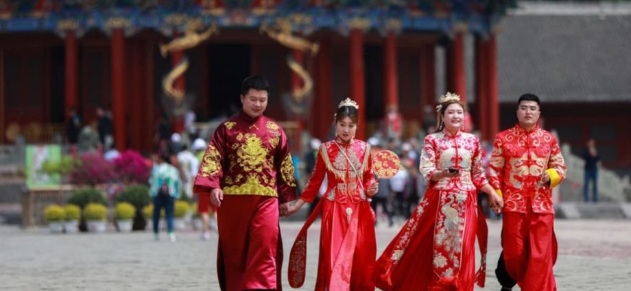 Fewer 'I dos' ruin the party for China's US$500 billion wedding industry