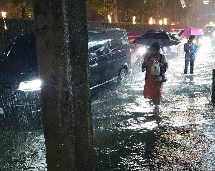 Heavy downpours flood eastern Bangkok