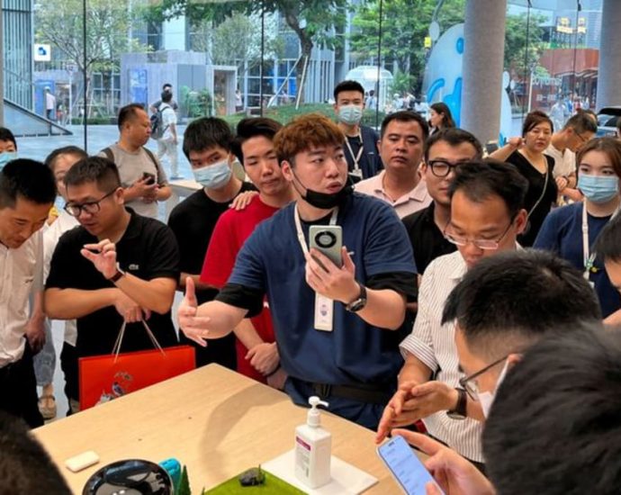 Huaweiâs surprise smartphone launch fuels speculation over 5G chips