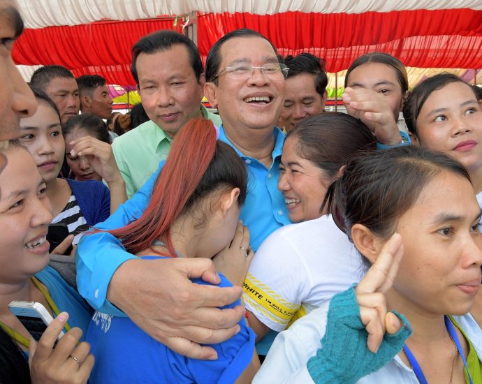 Hun Senâs seemingly seamless succession in Cambodia