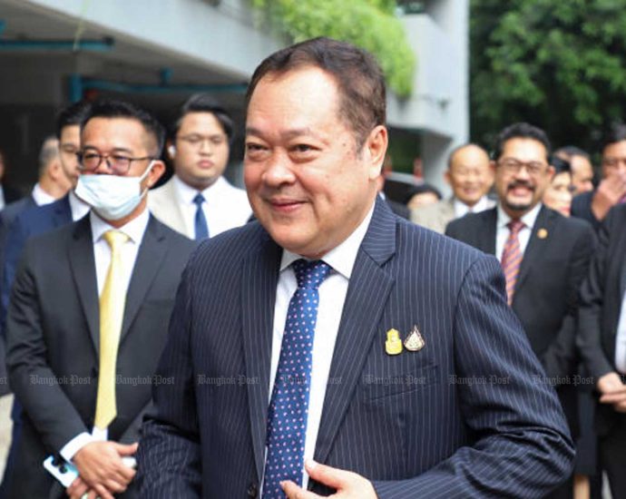 Justice minister: Thaksinâs hospital stay can continue