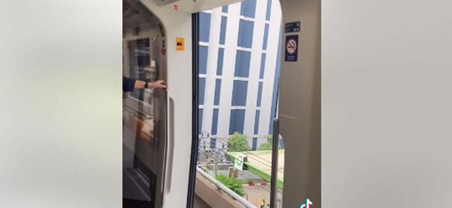 Open door on moving BTS train shocks passengers