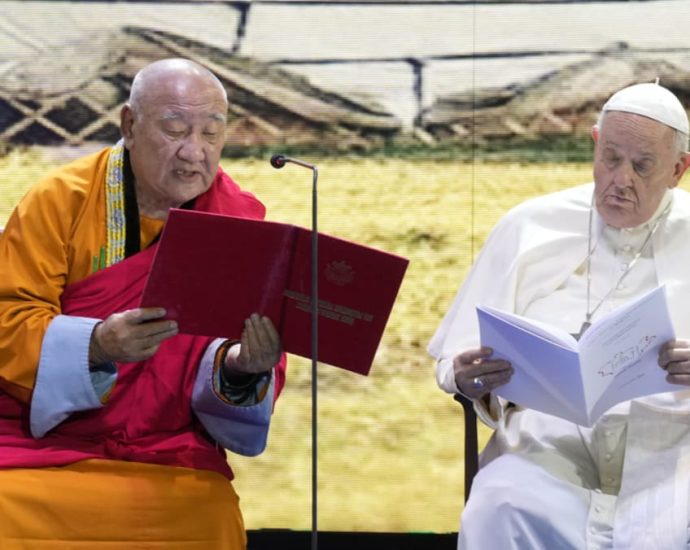 Pope Francis and Mongolia’s Catholics under one roof at papal Mass