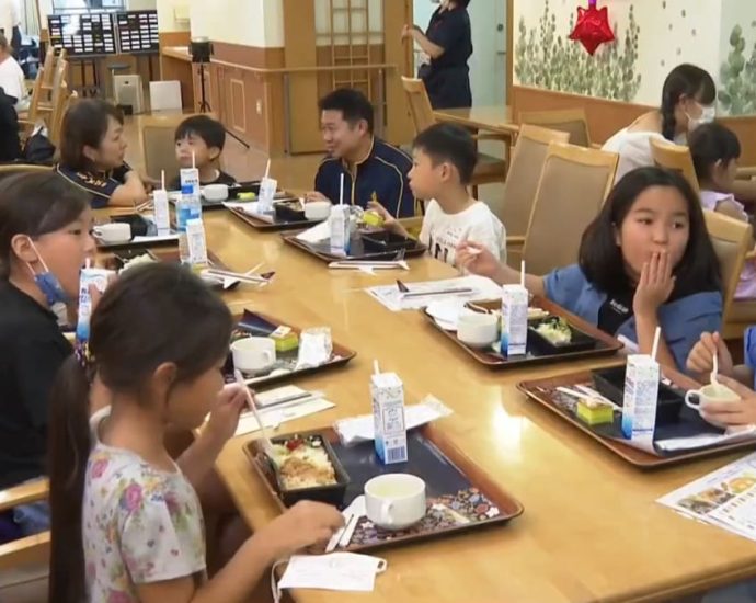 Children in Japan bring cheer to nursing homes by popping by for meals once a month