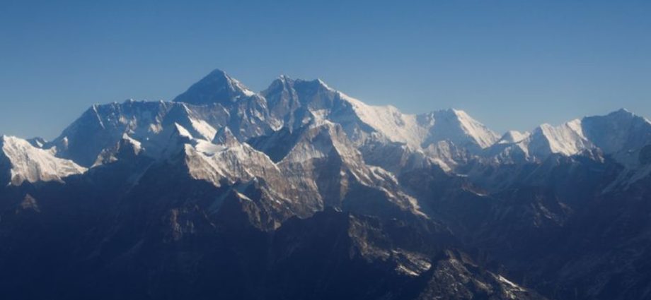 China expands climate change surveillance on Himalayan peak