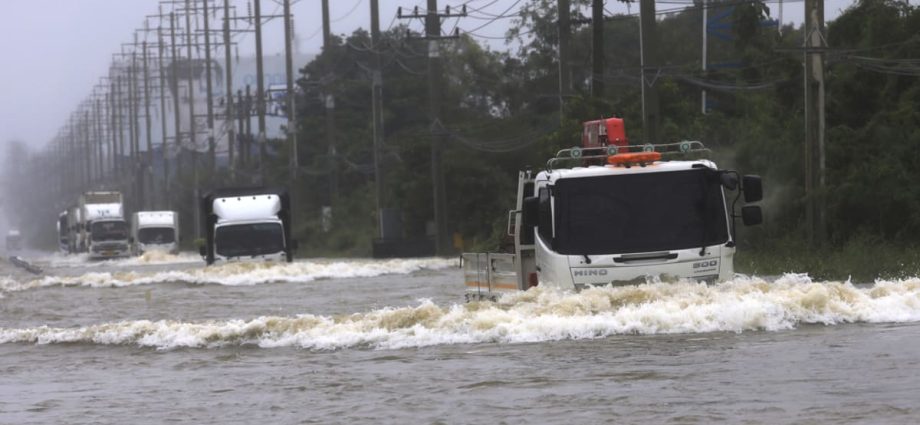 Five killed in Thai floods with more heavy rain expected