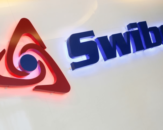 Former CEO, 7 directors of collapsed Swiber Holdings charged over false US$710m project announcement