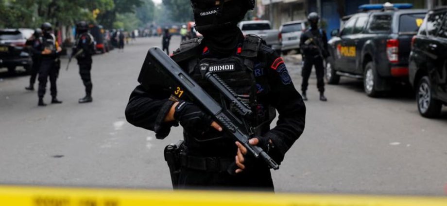 Indonesia arrests militants suspected of plotting to disrupt election