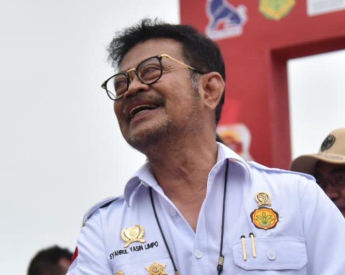 Indonesia’s agriculture minister resigns amid graft probe