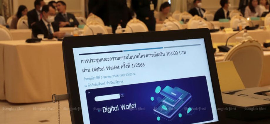 Majority want B10,000 digital wallet scheme to go ahead as planned: Poll