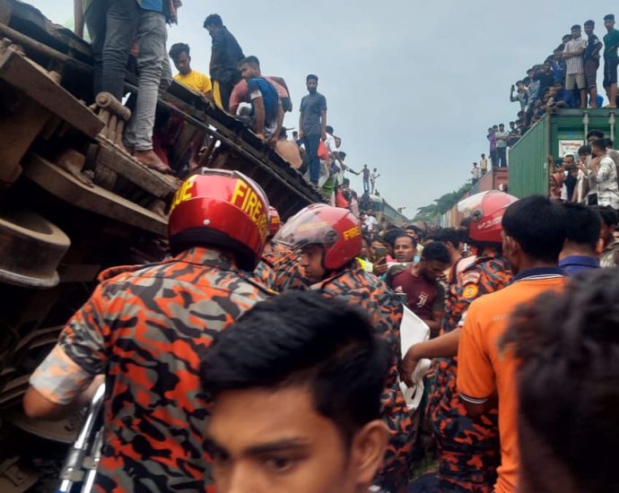 Seventeen dead, over 100 injured in Bangladesh train crash