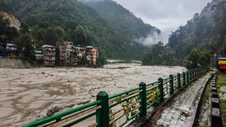 Sikkim: Race against time to save 102 missing in India floods