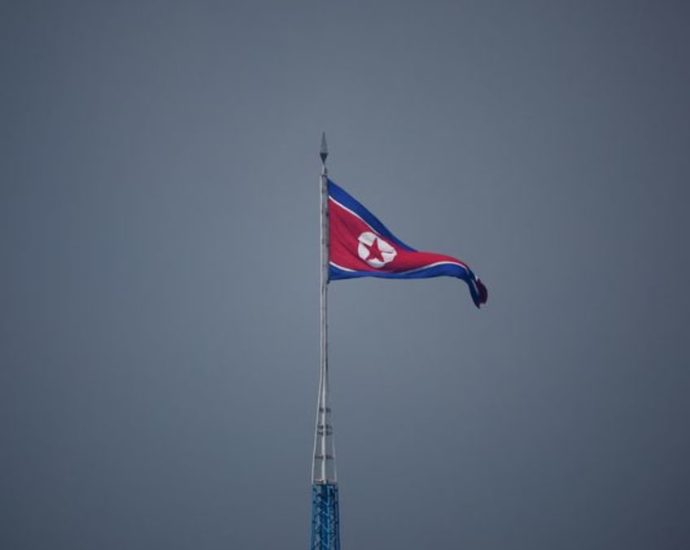South Korea detains boat carrying suspected North Korean defectors