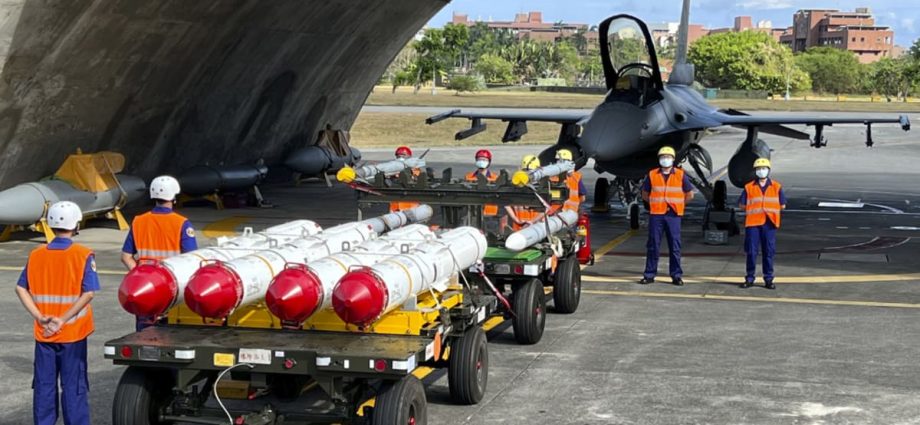 US lawmakers question Navy over bureaucratic delays for Taiwan weapons