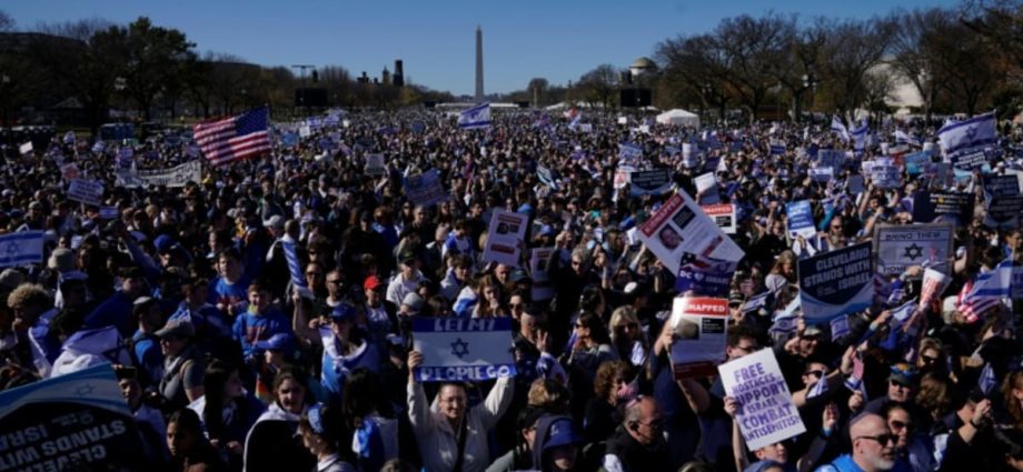 Demonstrators gather in Washington to back Israel, condemn antisemitism