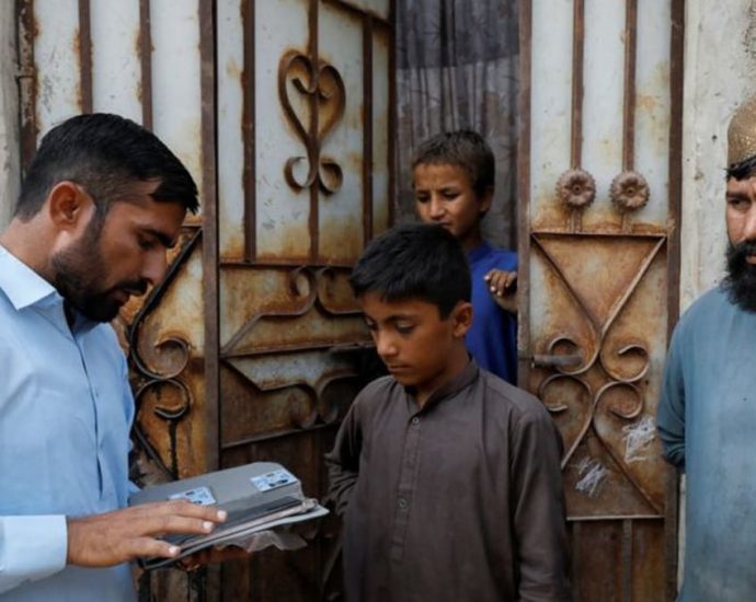 Deportation drive sparks ‘sense of panic’ among Afghan refugees in Pakistan: UNHCR