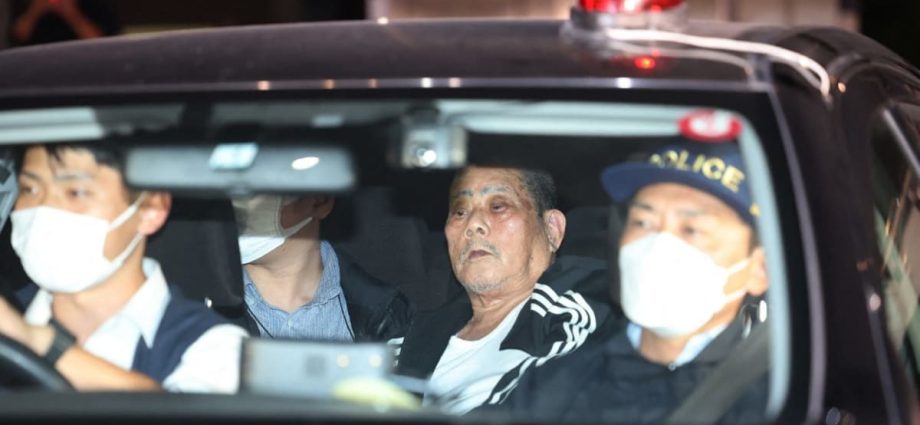 Elderly Japanese hostage taker ‘had grudge’ with post office