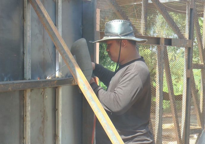 Govt urged to speed up aid for workers