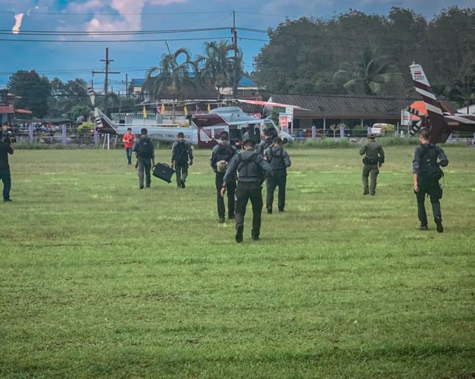 Hunt intensifies for armed prisoner âSia Paeng Nanodâ