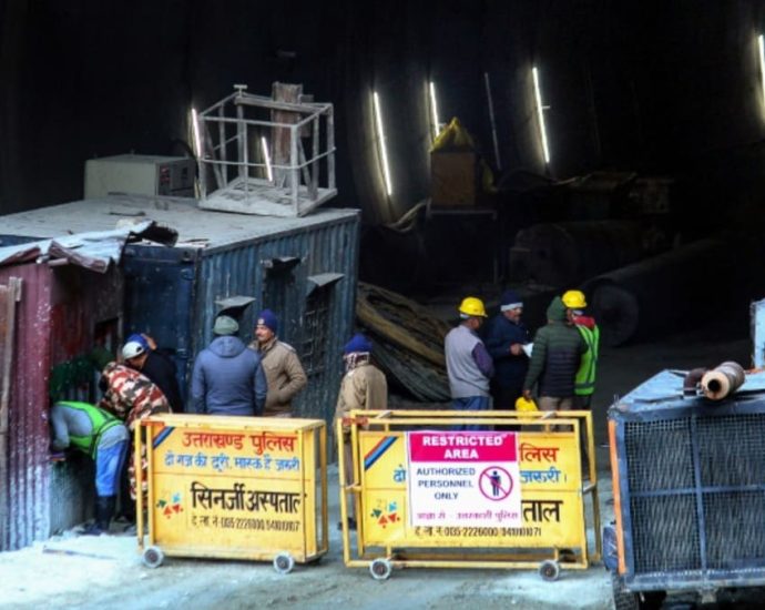 India considering new shaft to free trapped tunnel workers