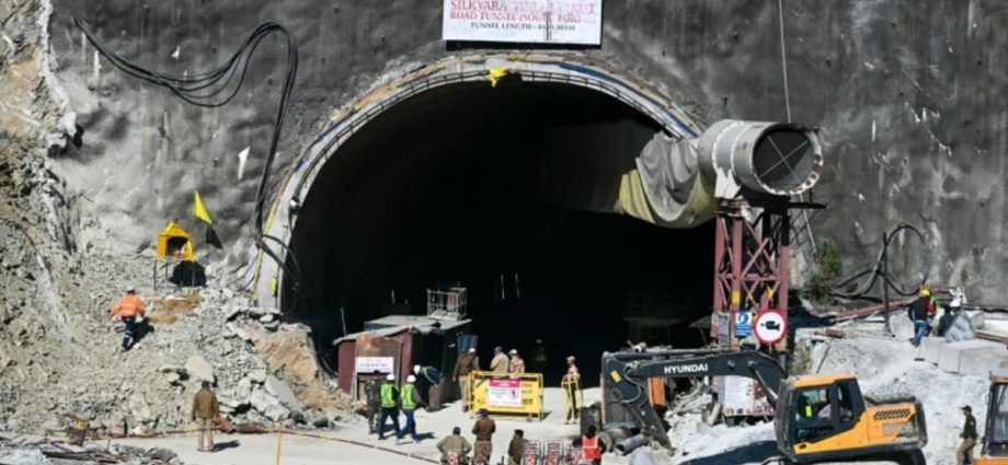 India rescuers hit snags in two-week bid to free 41 tunnel workers