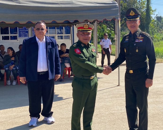 More Thais return home from conflict-ridden Myanmar