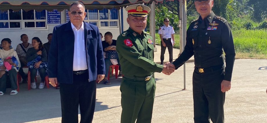 More Thais return home from conflict-ridden Myanmar