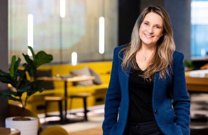 Optus: Telecom boss Kelly Bayer Rosmarin quits after Australian outage