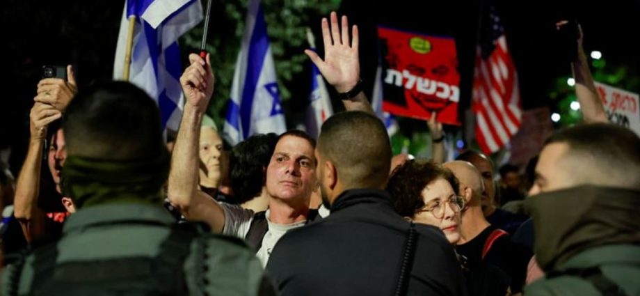 Protesters outside Israeli PM Netanyahu's house as anger grows