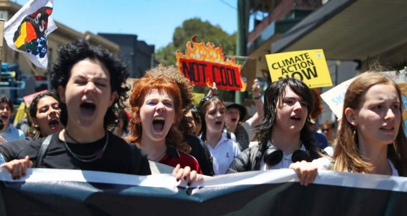 School Strike 4 Climate: Australian students with 'sick note' demand climate action