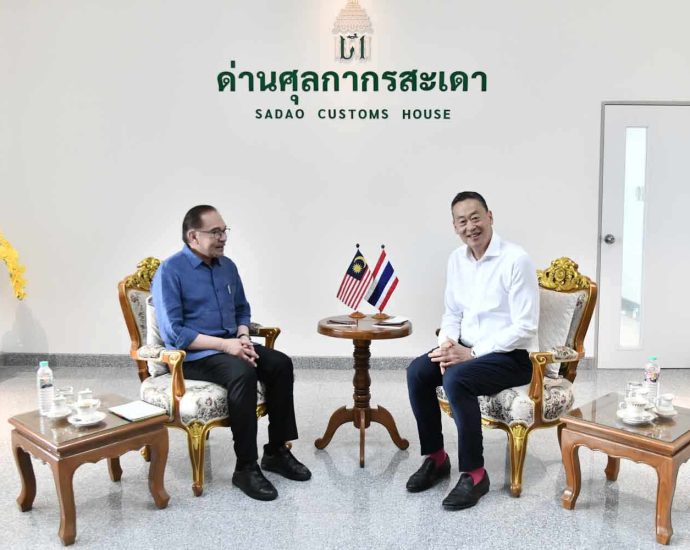 Thai, Malaysian PMs discuss trade, tourism at new border checkpoint