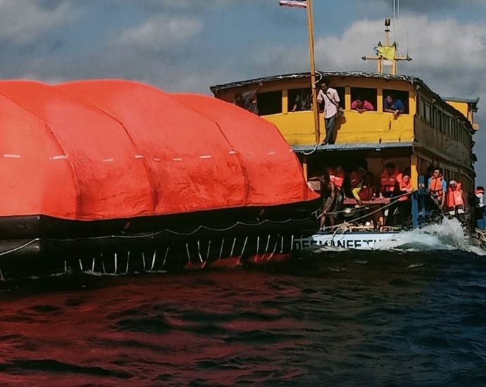 All on board rescued from sinking Koh Tao ferry