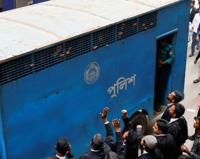 Bangladesh train blaze kills four as opposition calls strike