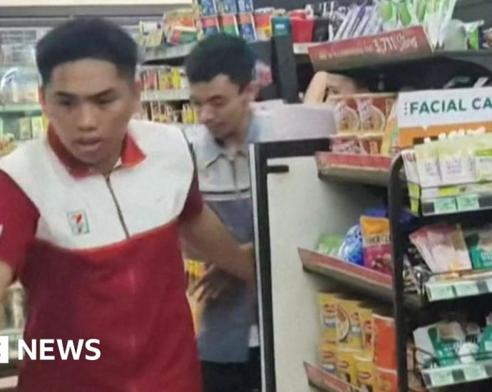 Chaos in corner shop as earthquake hits Philippines