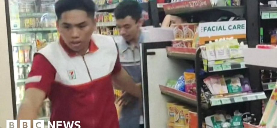 Chaos in corner shop as earthquake hits Philippines