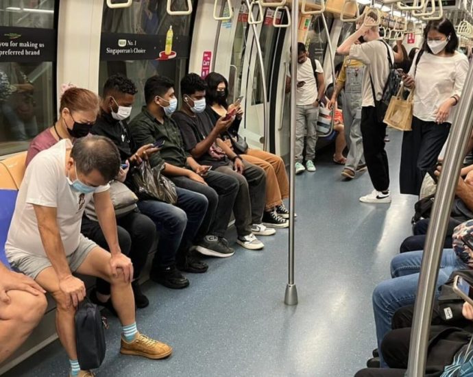 COVID-19 wave possibly peaked; mask mandate not necessary: Ong Ye Kung