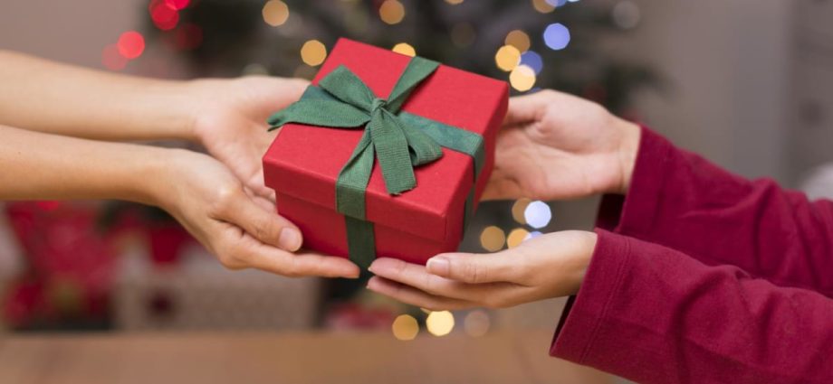 Give a thoughtful Christmas gift: From documentary-style family portraits to professional home organisation