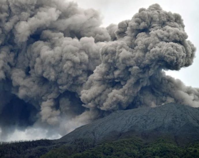 Indonesia volcano death toll rises to 22 as search nears end