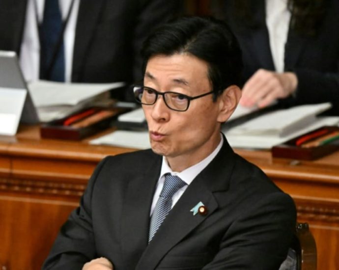 Japanese ministers quit over kickbacks scandal