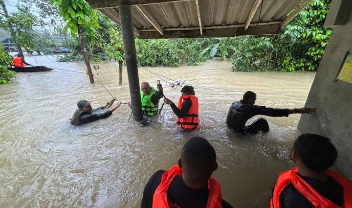 More rain, flooding in far South