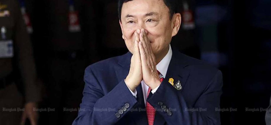 Panel to visit Thaksin on Jan 12: govt