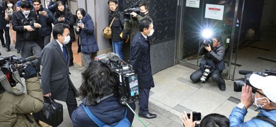 Tokyo prosecutors search offices of key ruling party factions