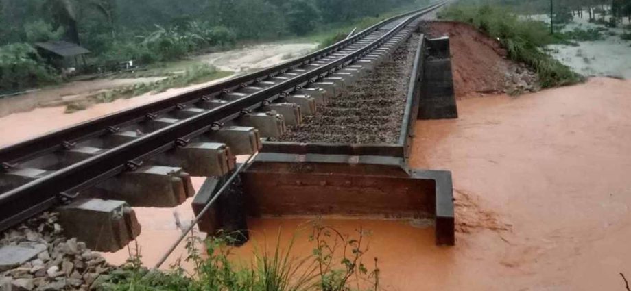 Yala-Sungai Kolok rail track closed by flooding