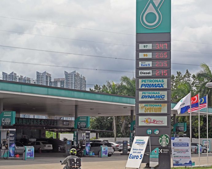 âHigh alertâ: JB petrol kiosks halting foreign vehicles from pumping RON95 amid increased fines of over RM1 million