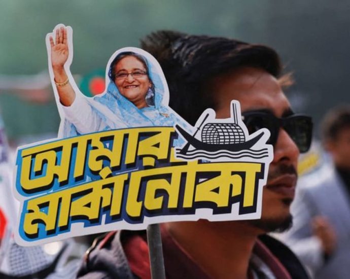 Bangladesh PM Hasina set to extend tenure as mainÂ opposition boycotts election