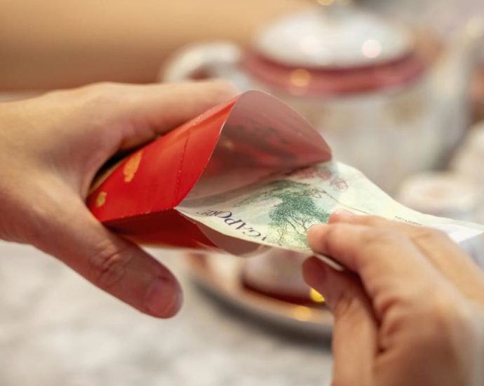 Bookings to collect fit-for-gifting notes for Chinese New Year to start from Jan 17