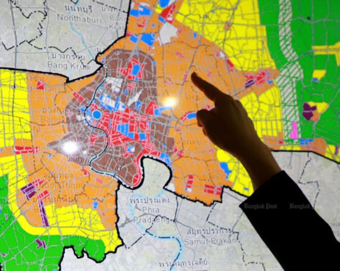 Chadchart defends city zoning plan