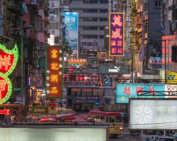 Commentary: Neon still has a hold on the hearts of Hongkongers
